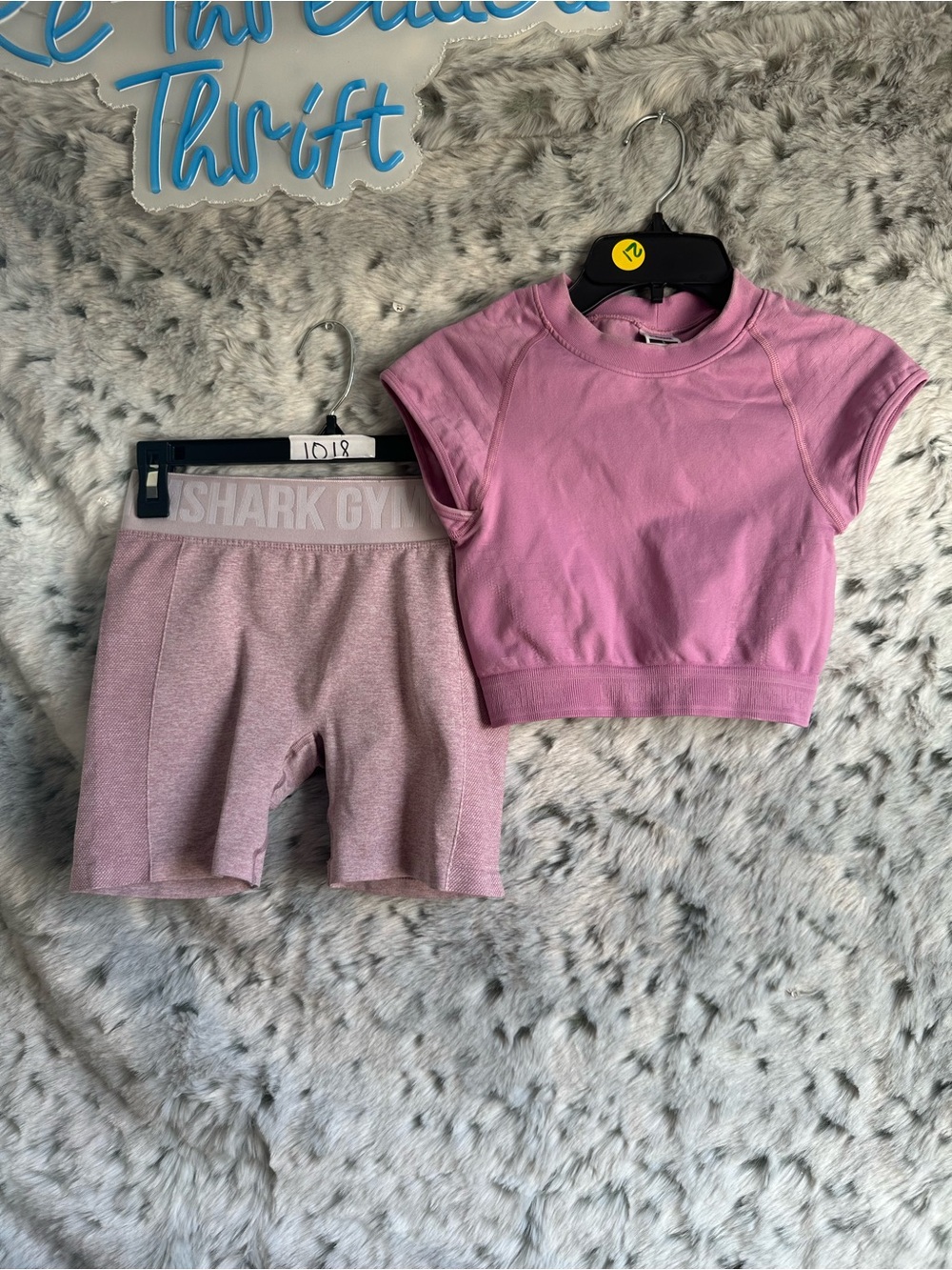 513. Gymshark small set bundle 2pc lavender